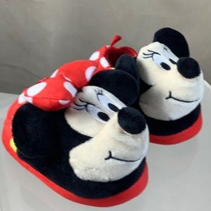 NWOT Kids Mickey & Minnie House Shoes Bedroom Slippers Size 5/6 Slip on